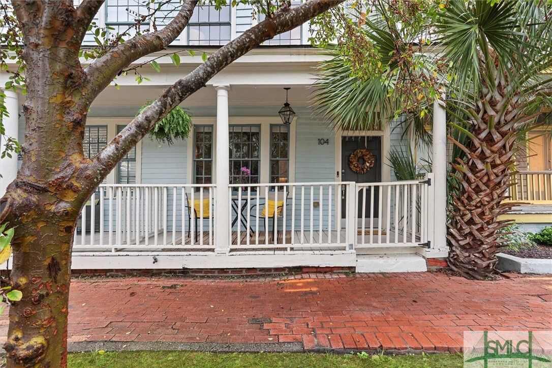Property Photo:  104 E Duffy Street  GA 31401 