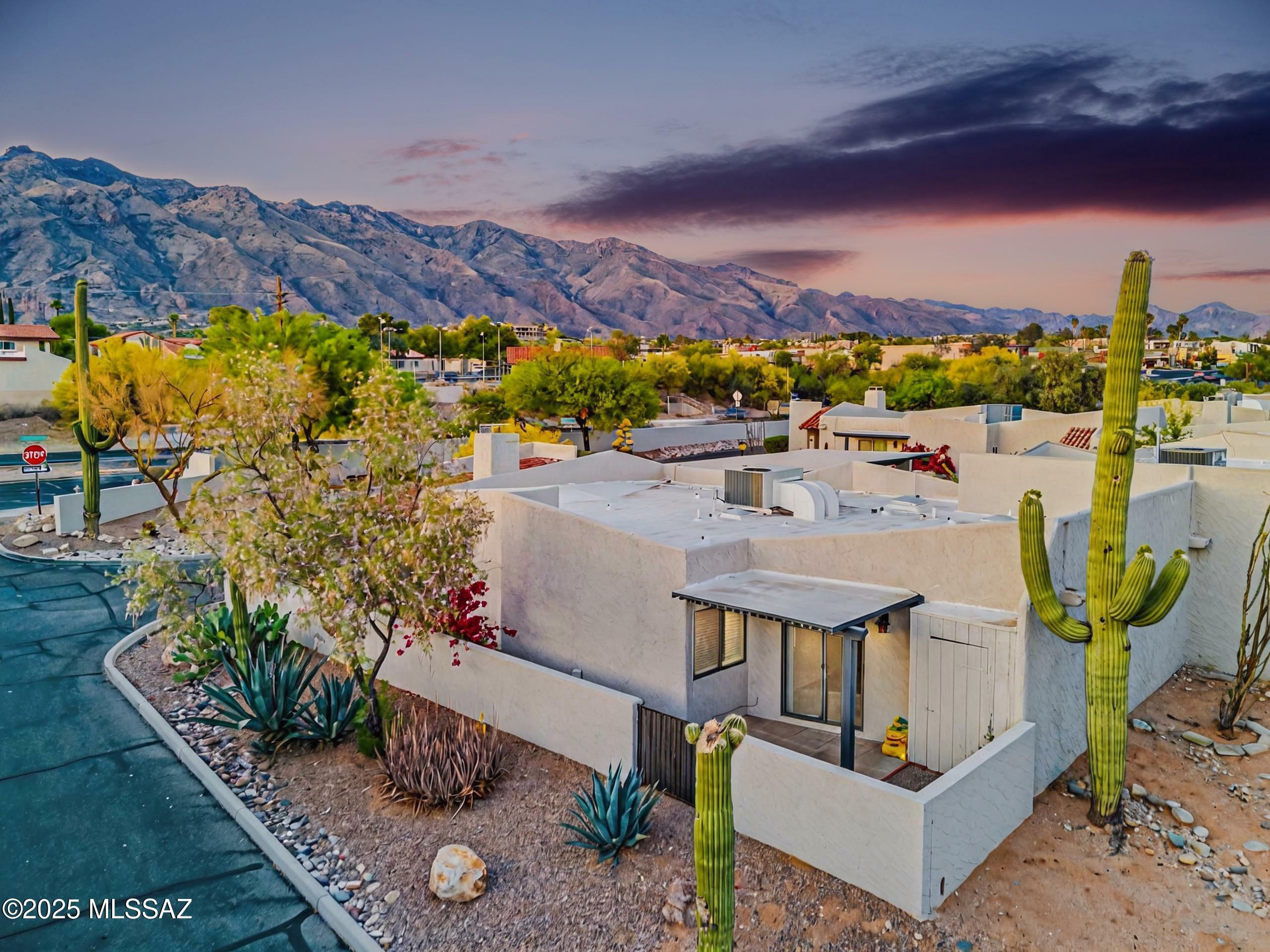Property Photo: 5578 N La Casita Drive AZ 85718