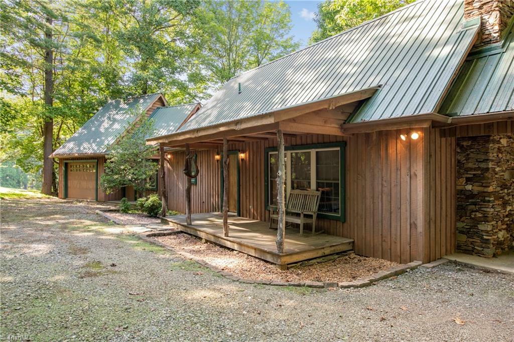 Property Photo:  146 Country Club Road  NC 28627 