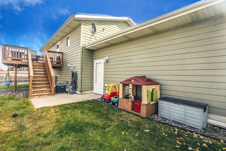 Property Photo:  1420 Plum Ln  SD 57401 