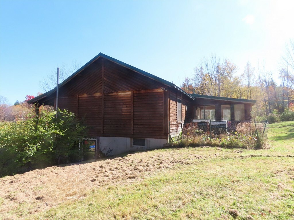 Property Photo:  499 Pendell Hill Road  NY 14012 