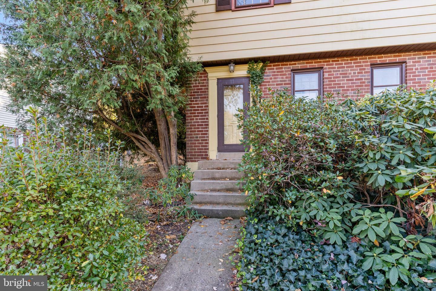 Property Photo:  910 E Cathedral Road  PA 19128 