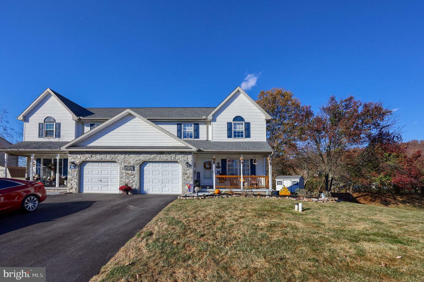 Property Photo:  152 Abbey Lane  PA 17555 