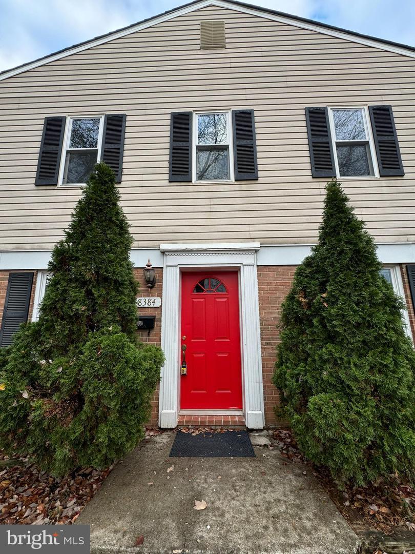 Property Photo: 8384 Irongate Way VA 20109