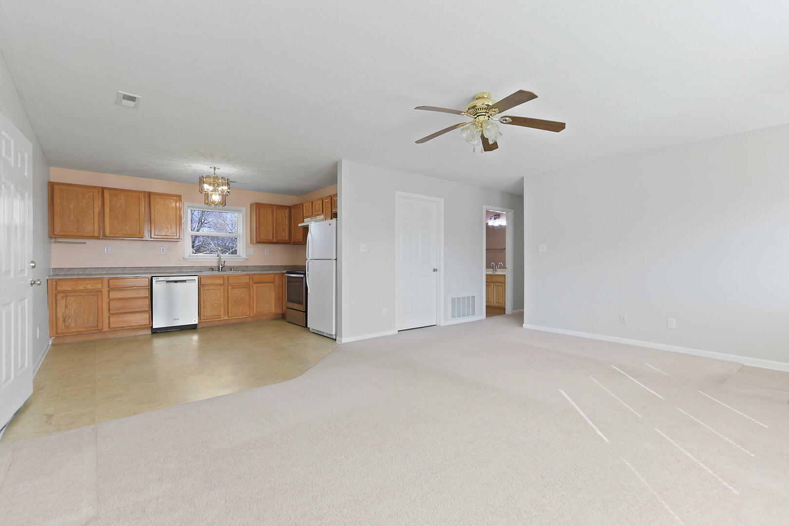 Property Photo: 2305 Thomas Dr MO 65202