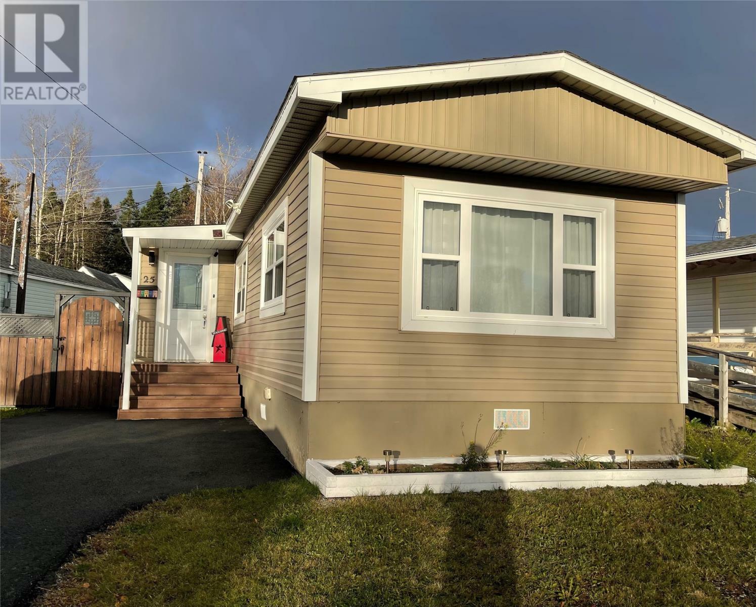 25 Gray Avenue  Gander NL A1V 1Y4 photo