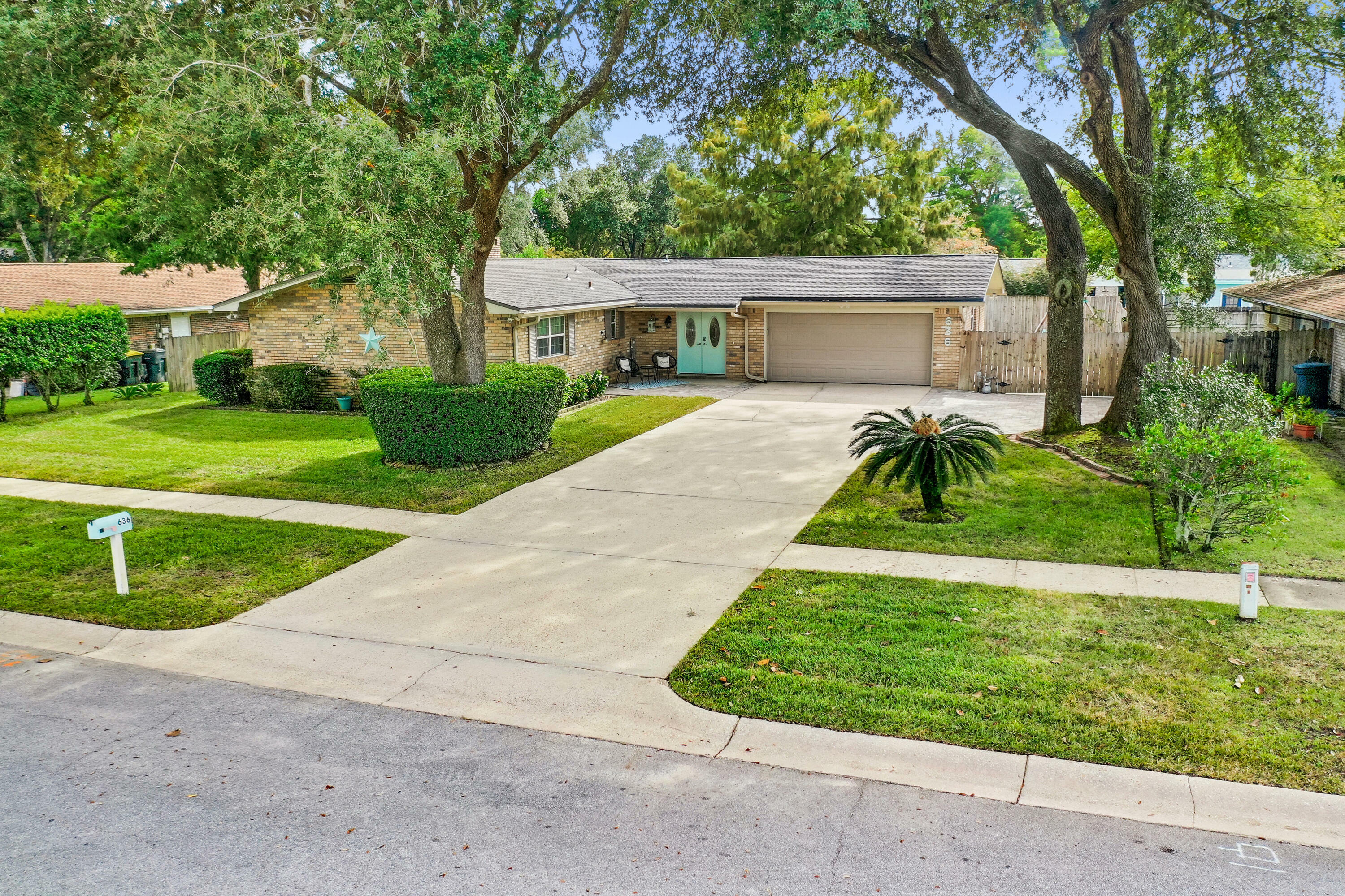 Property Photo:  636 NE Merioneth Drive  FL 32547 