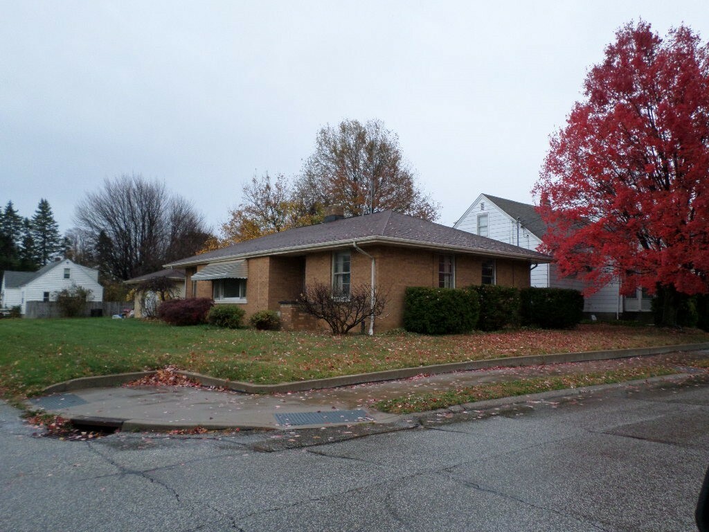 Property Photo:  1003 Hayes Street  PA 16504 