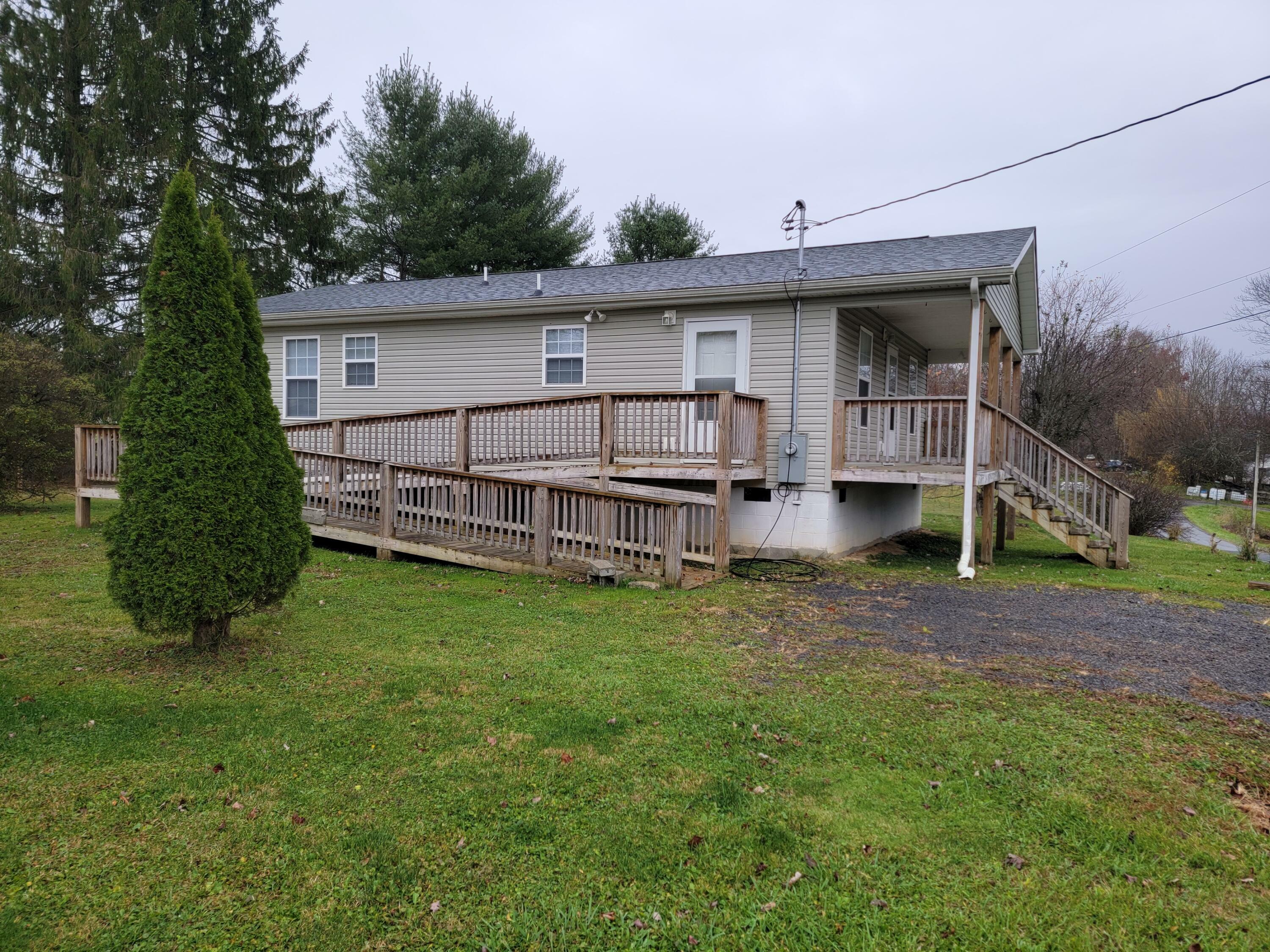 Property Photo:  655 Ritchie Farm Road  WV 26651 