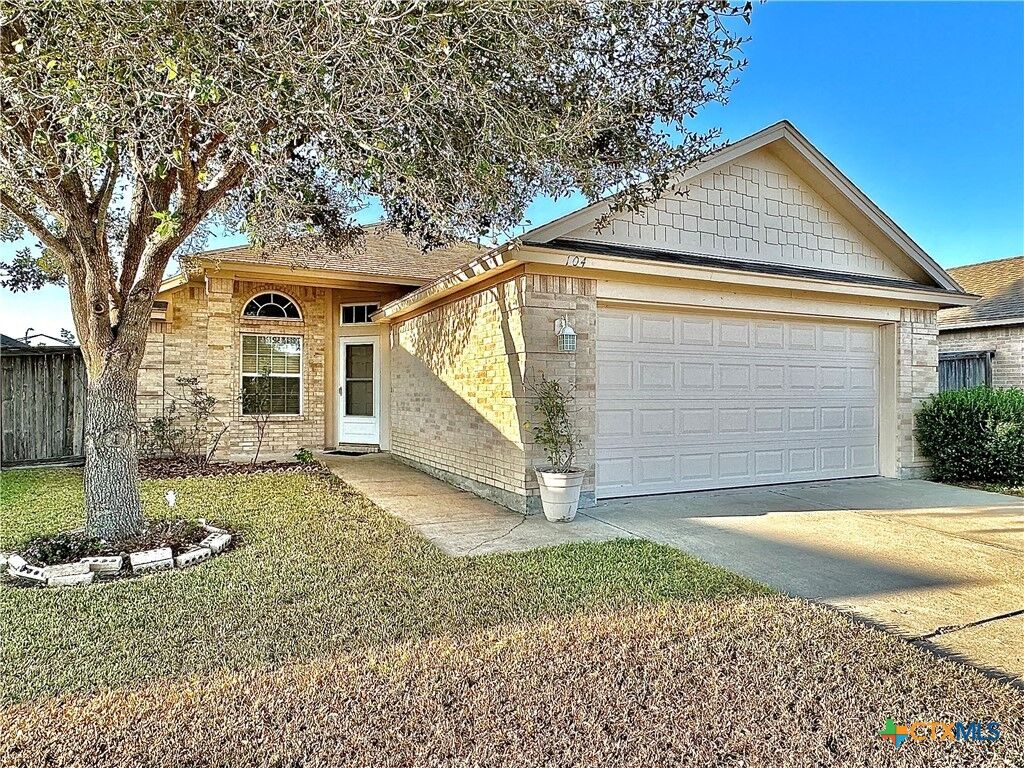 Property Photo: 104 Yosemite Drive TX 77904