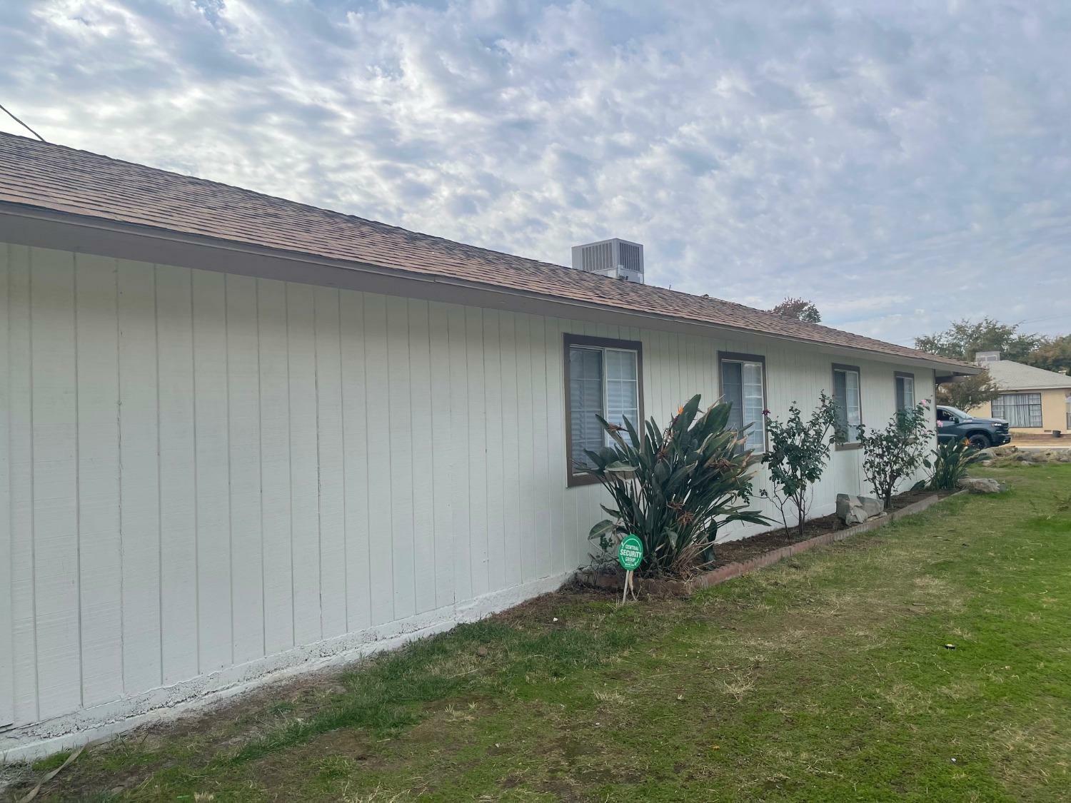 Property Photo:  1076 N Hemlock Avenue  CA 93654 