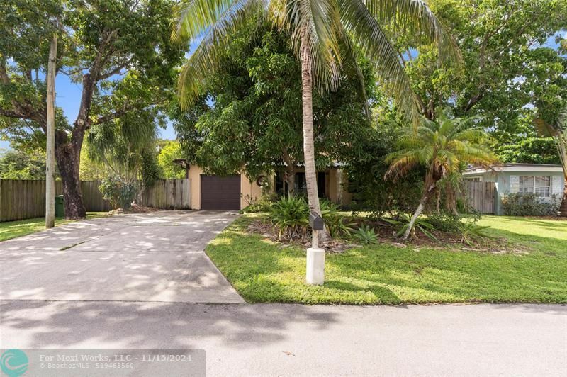 Property Photo:  2019 SW 28th Ave  FL 33312 