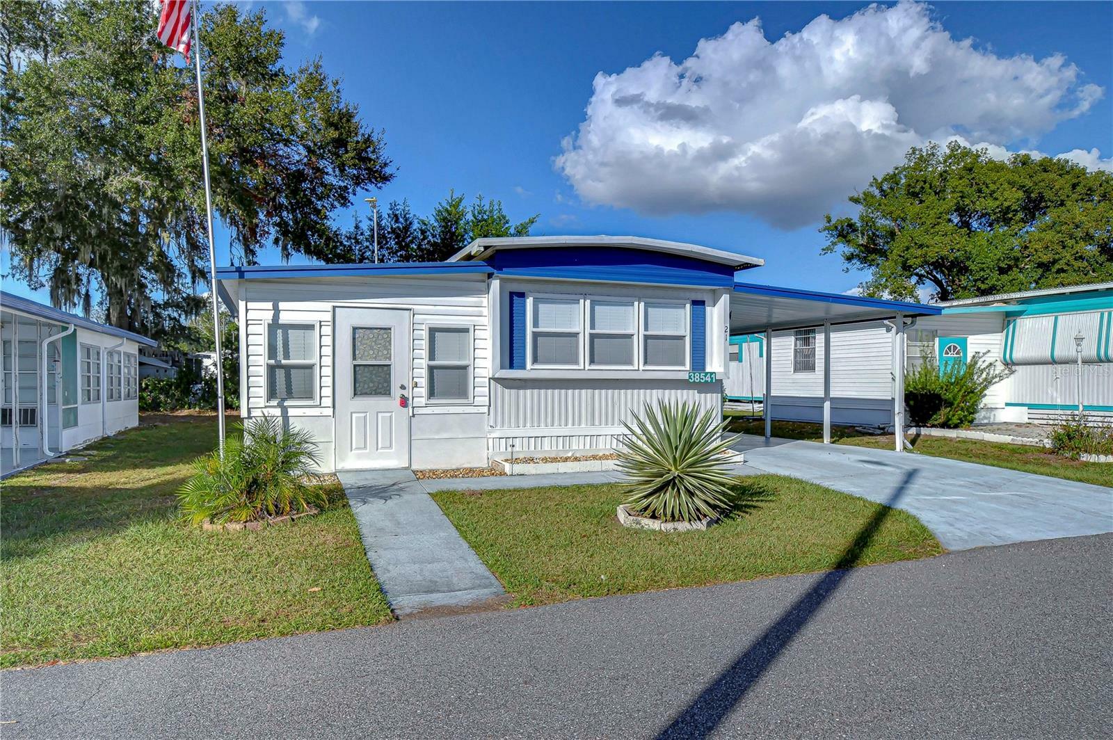 Property Photo:  38541 Windflower Avenue  FL 33542 