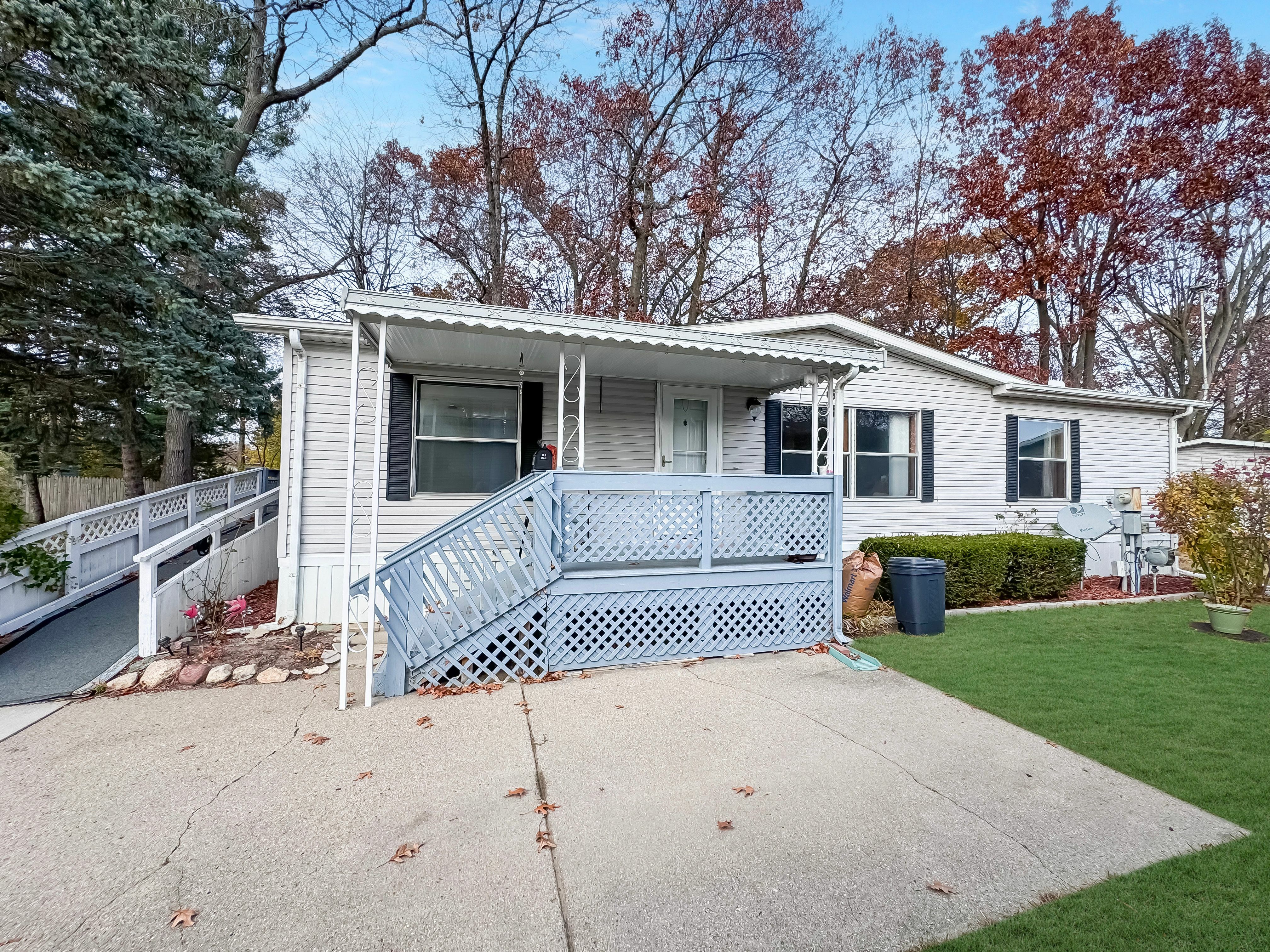 Property Photo:  14315 Cedar Cove Drive  MI 48430 1356 