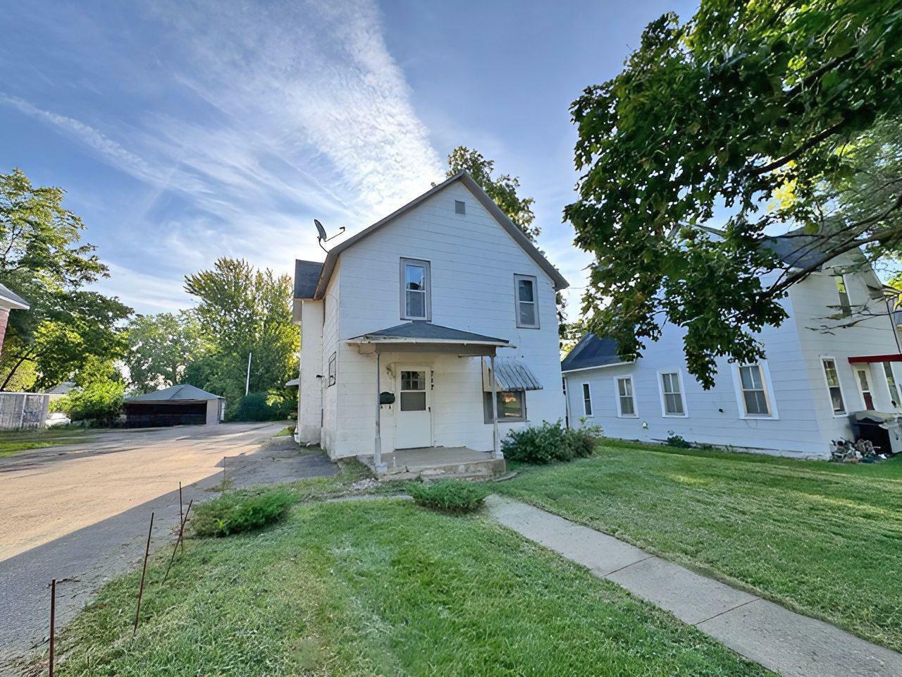 Property Photo:  717 Jefferson Avenue  MN 56007 