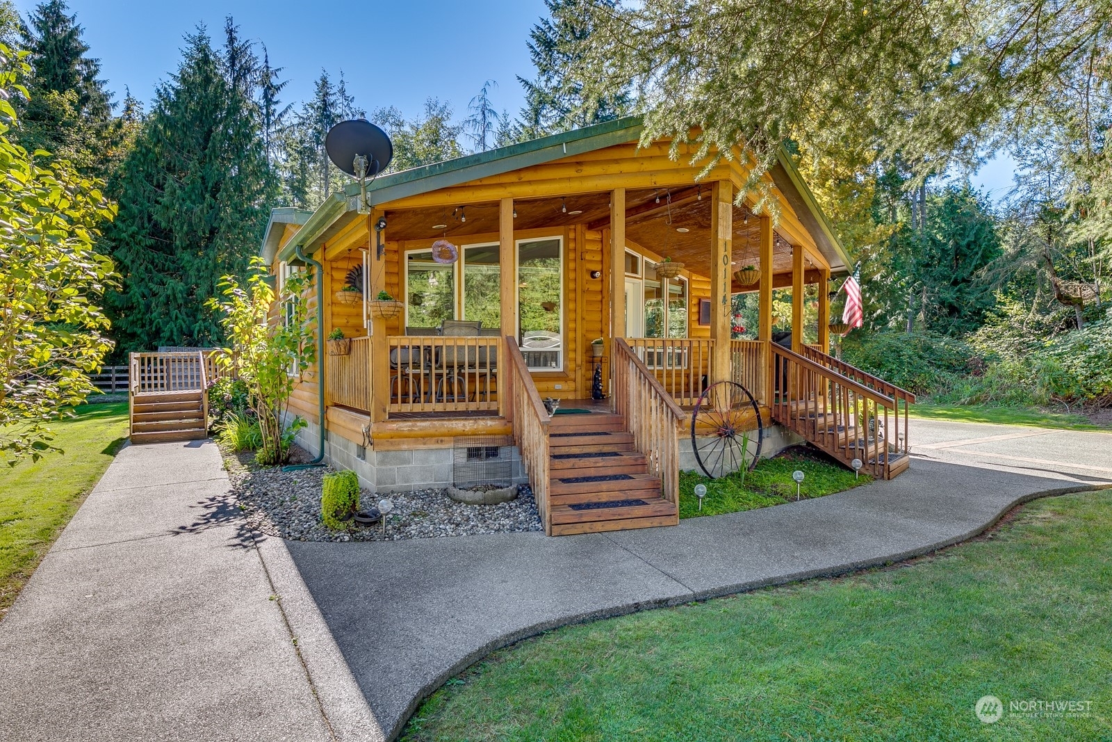 Property Photo:  10114 231 Place SE  WA 98077 