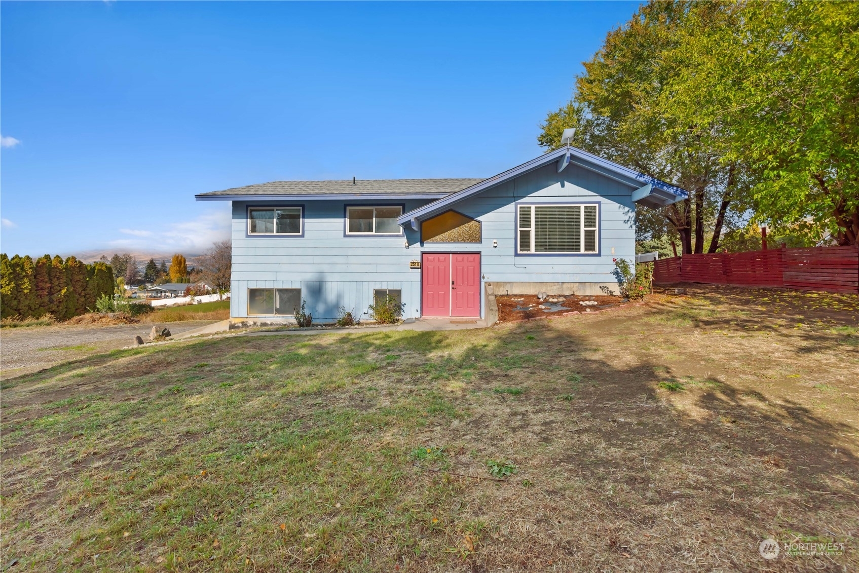 Property Photo:  2518 Sunset Highway  WA 98802 