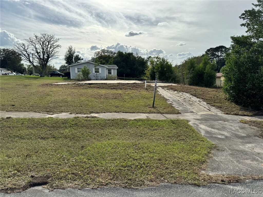 Property Photo:  9410 N Milam Way  FL 34434 