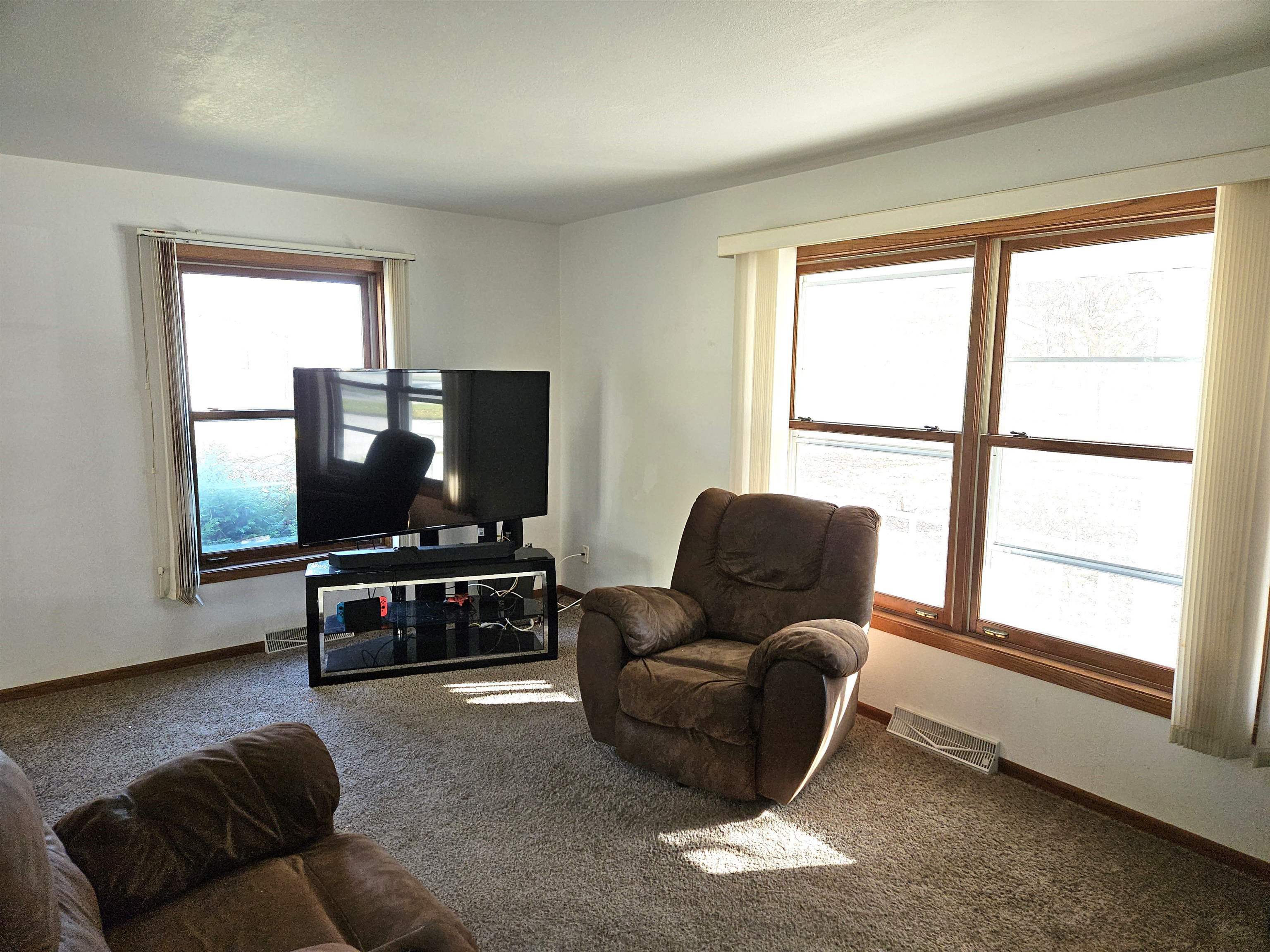 Property Photo:  601 W Division Street  WI 54935-3026 