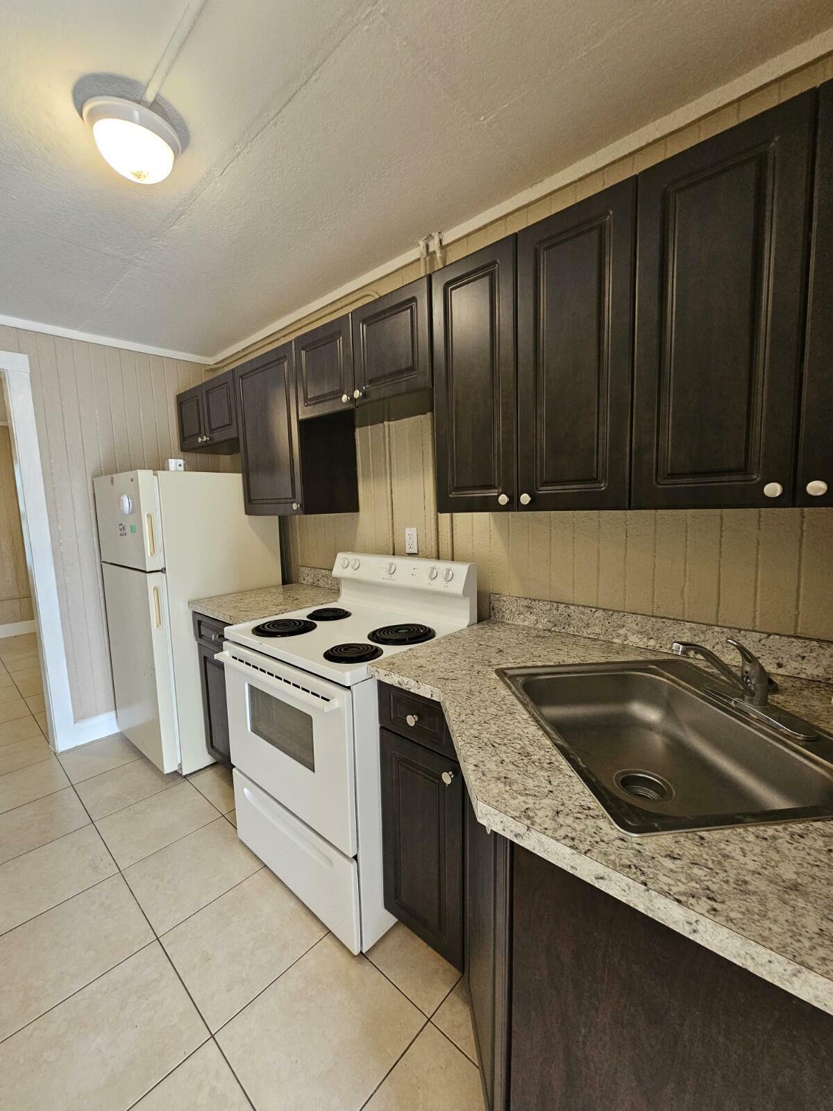 Property Photo:  752 Dr Martin Luther King Jr Boulevard 2  FL 33404 