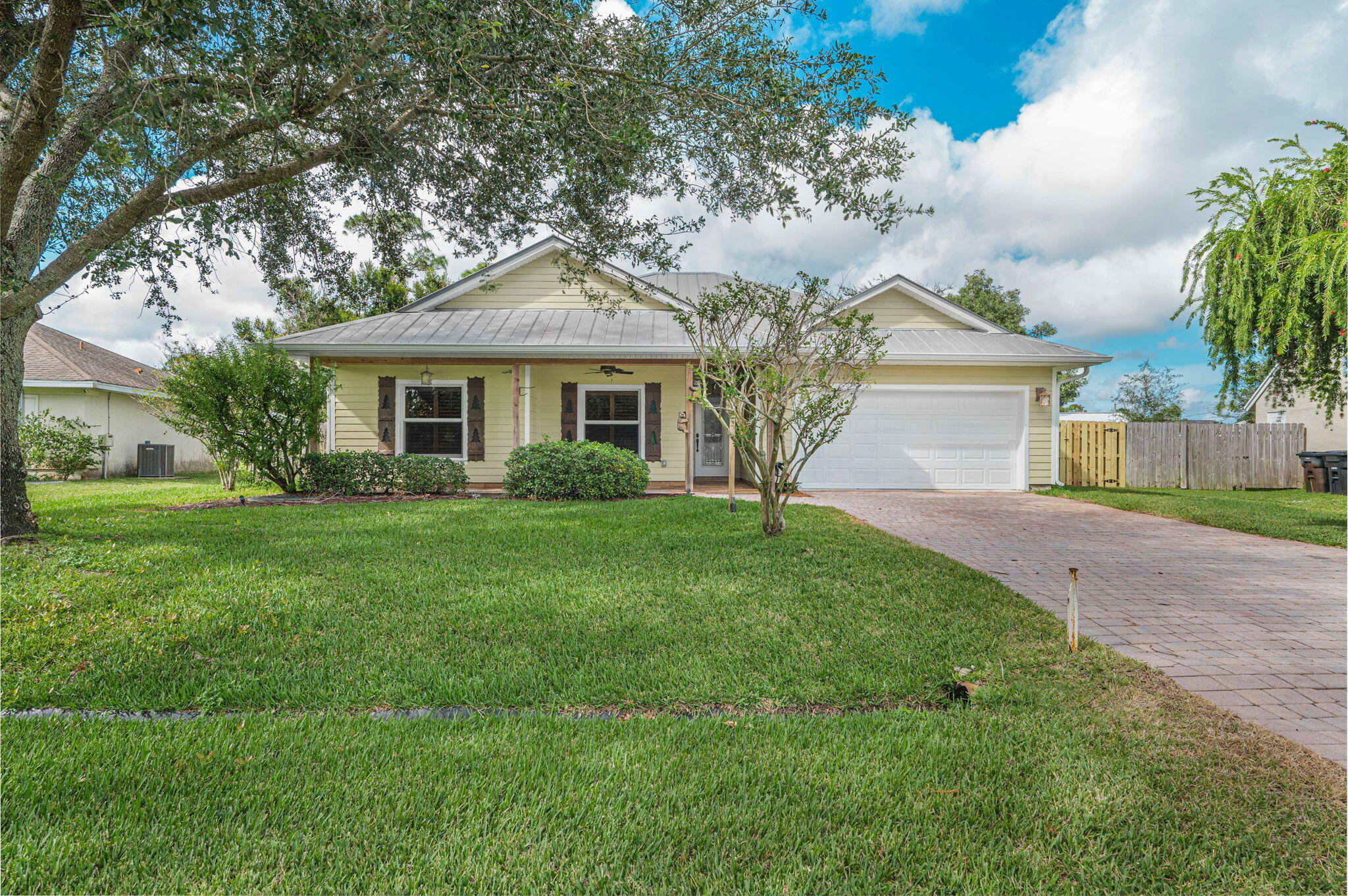 241 SE Kaspar Drive  Port Saint Lucie FL 34983 photo