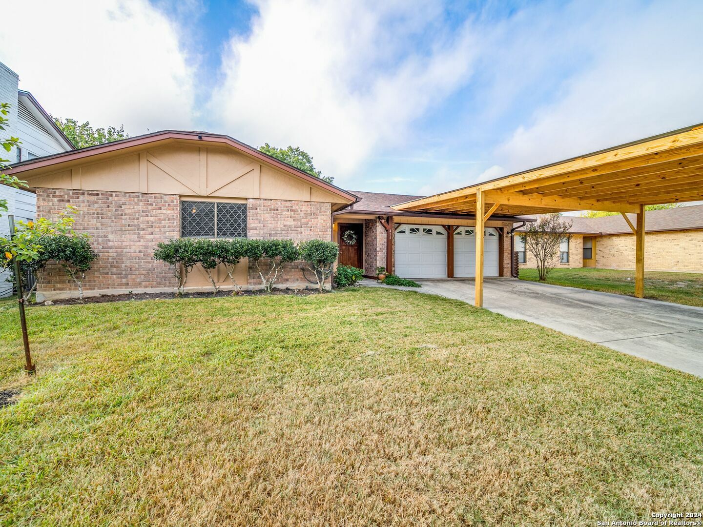 Property Photo:  414 Renee Dr  TX 78109 