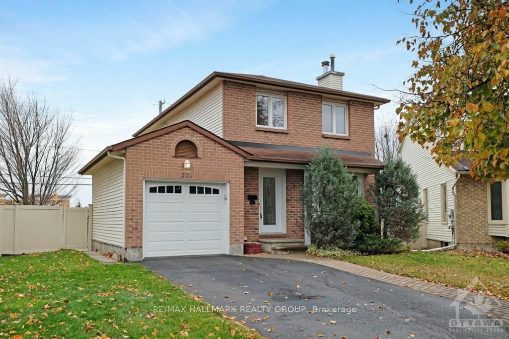 Property Photo:  207 Park Grove Dr  ON K1E 2S9 