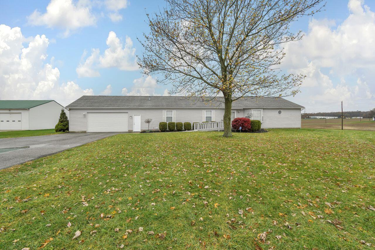 Property Photo: 1848 Alward SW Road OH 43062
