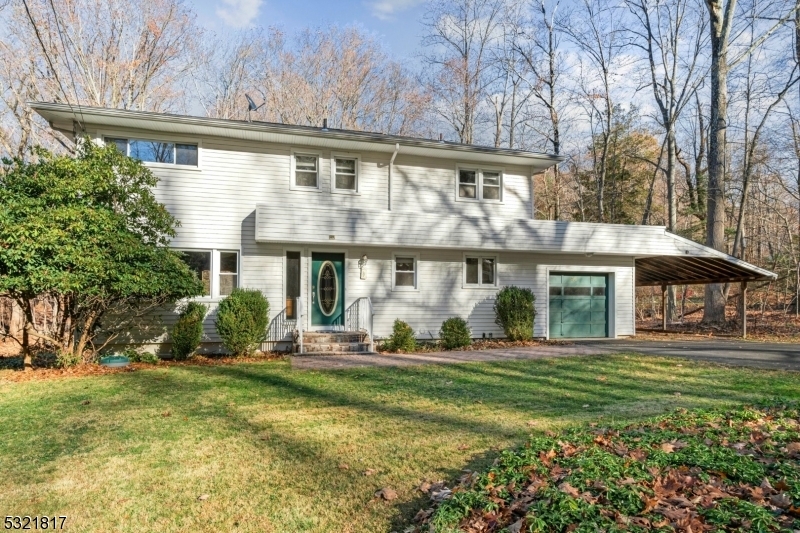 Property Photo:  46 Oak Ln  NJ 07869 