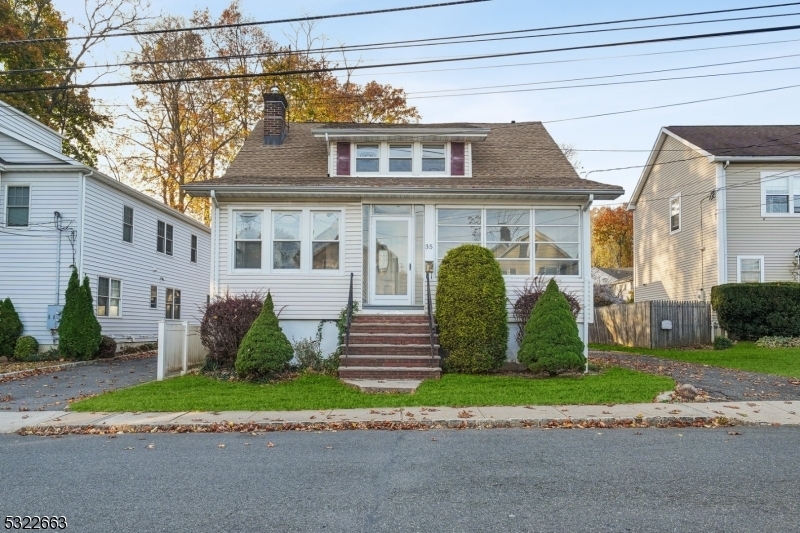 Property Photo:  35 Ashwood Ave  NJ 07901 