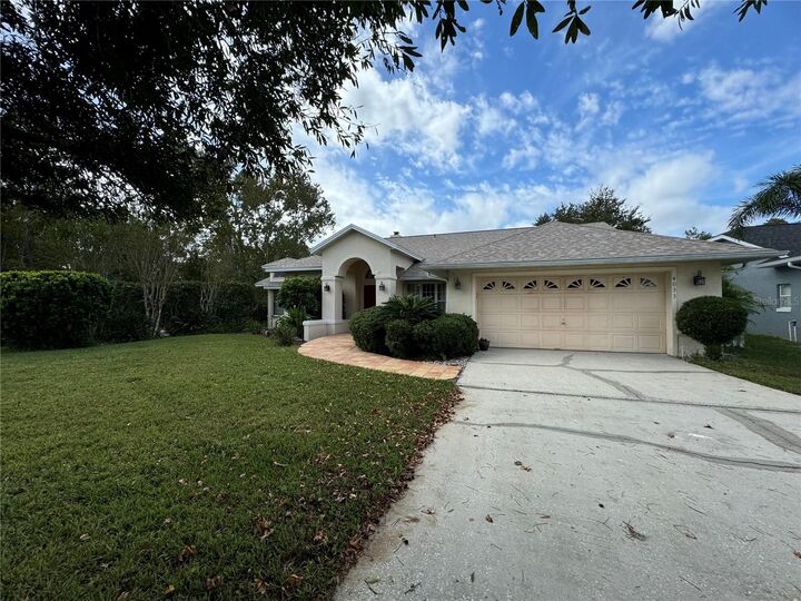 Property Photo: 4033 Kiawa Drive FL 32837