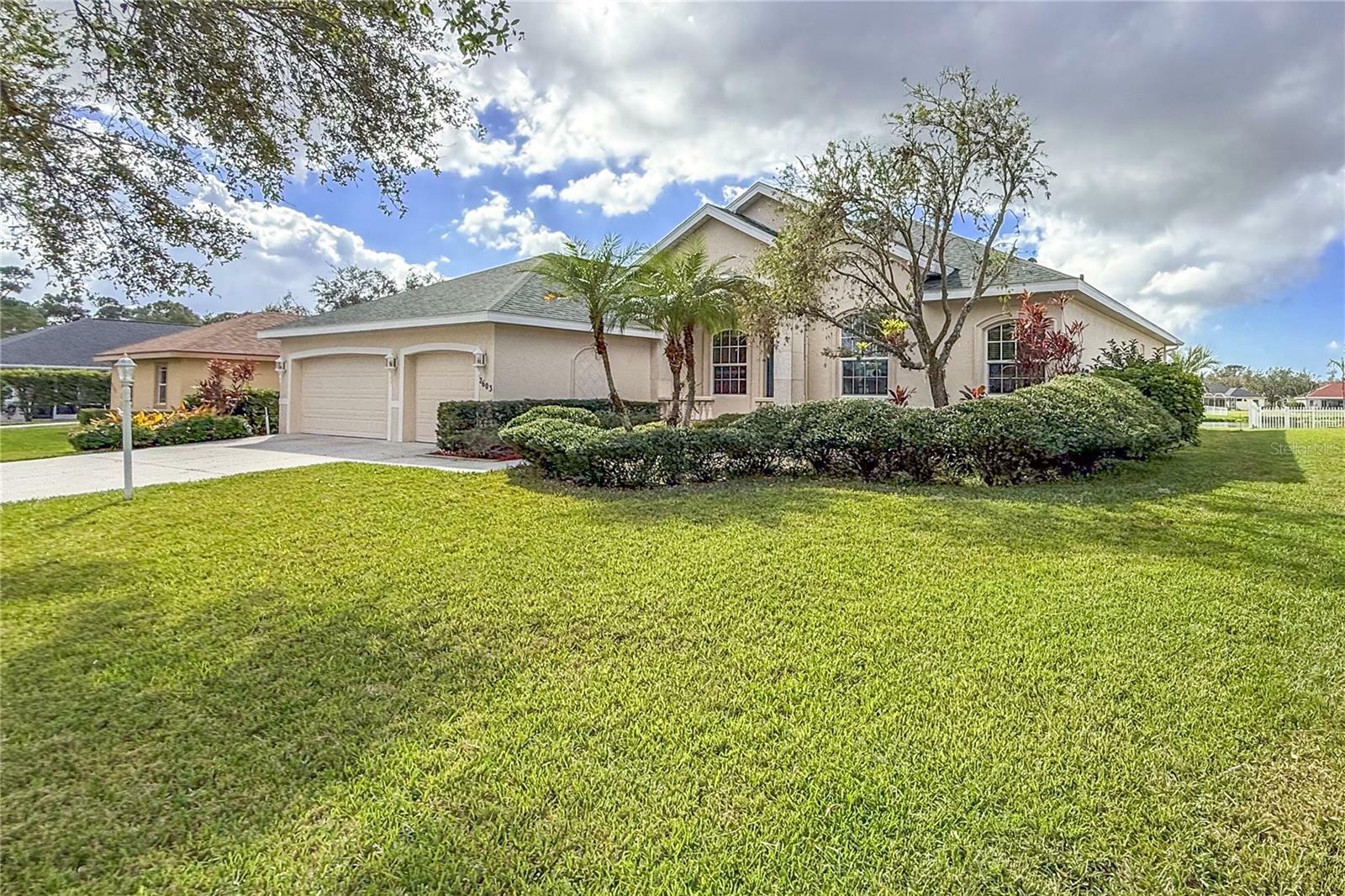 Property Photo:  2603 River Woods Drive  FL 34219 