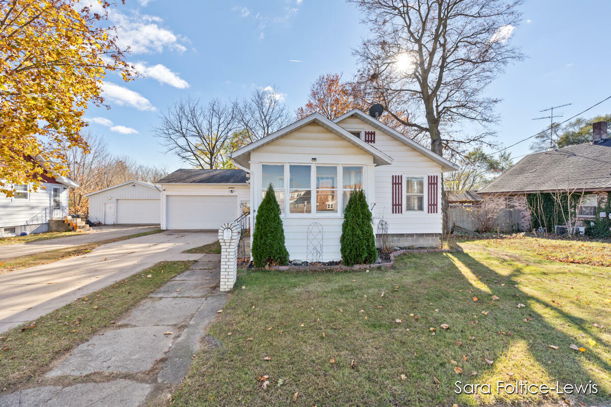 213 W Sycamore Street  Wayland MI 49348 photo