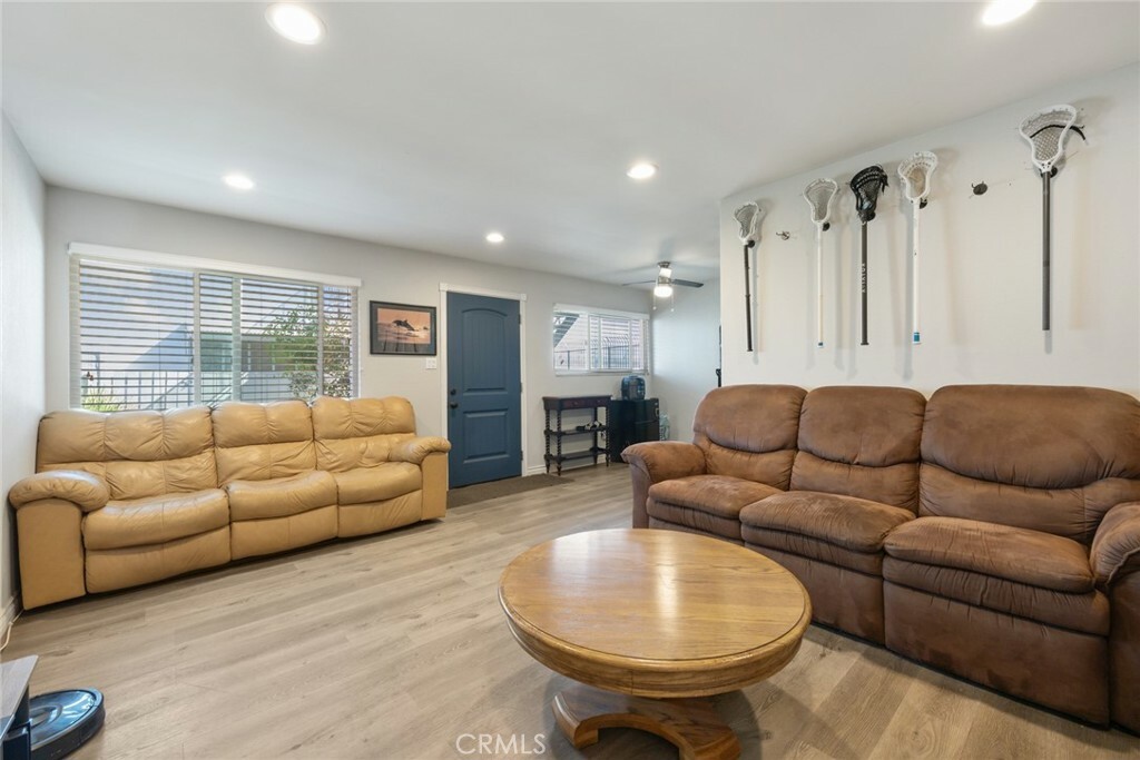 Property Photo:  5530 Ackerfield Avenue 502  CA 90805 