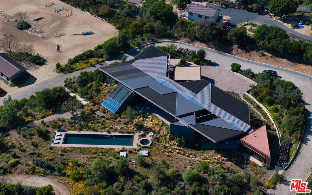 Property Photo: 5900 Bonsall Drive CA 90265