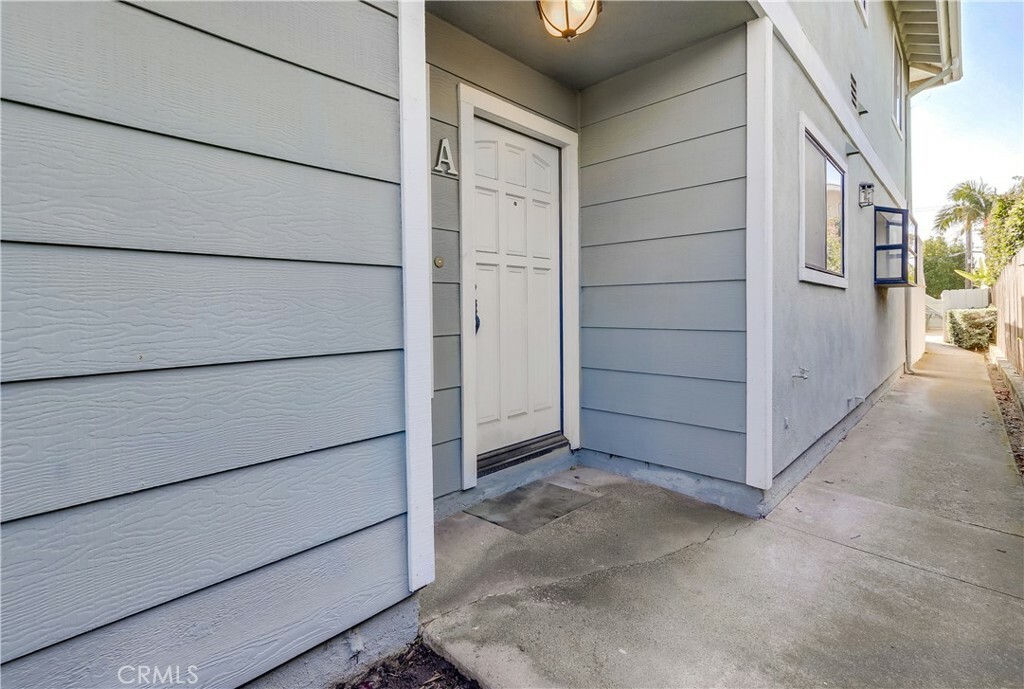 Property Photo:  334 Ogle Street 1  CA 92660 