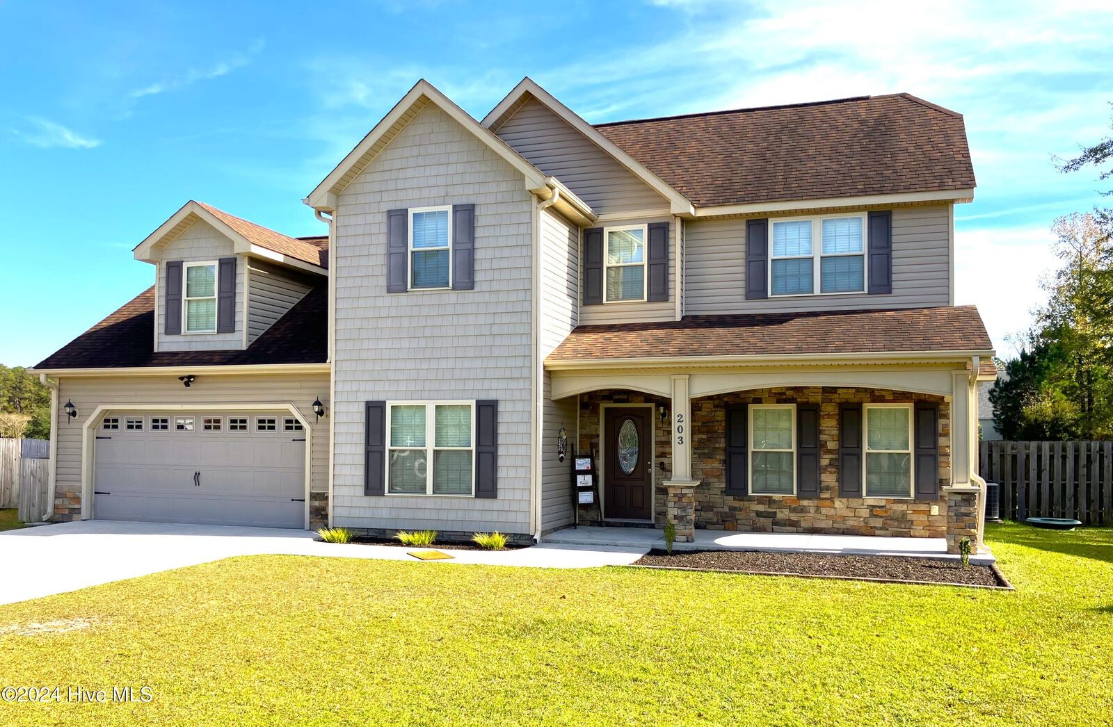 Property Photo:  203 Thistle Court  NC 28540 