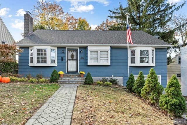 Property Photo:  66 Elmwood Terrace  NJ 07006 