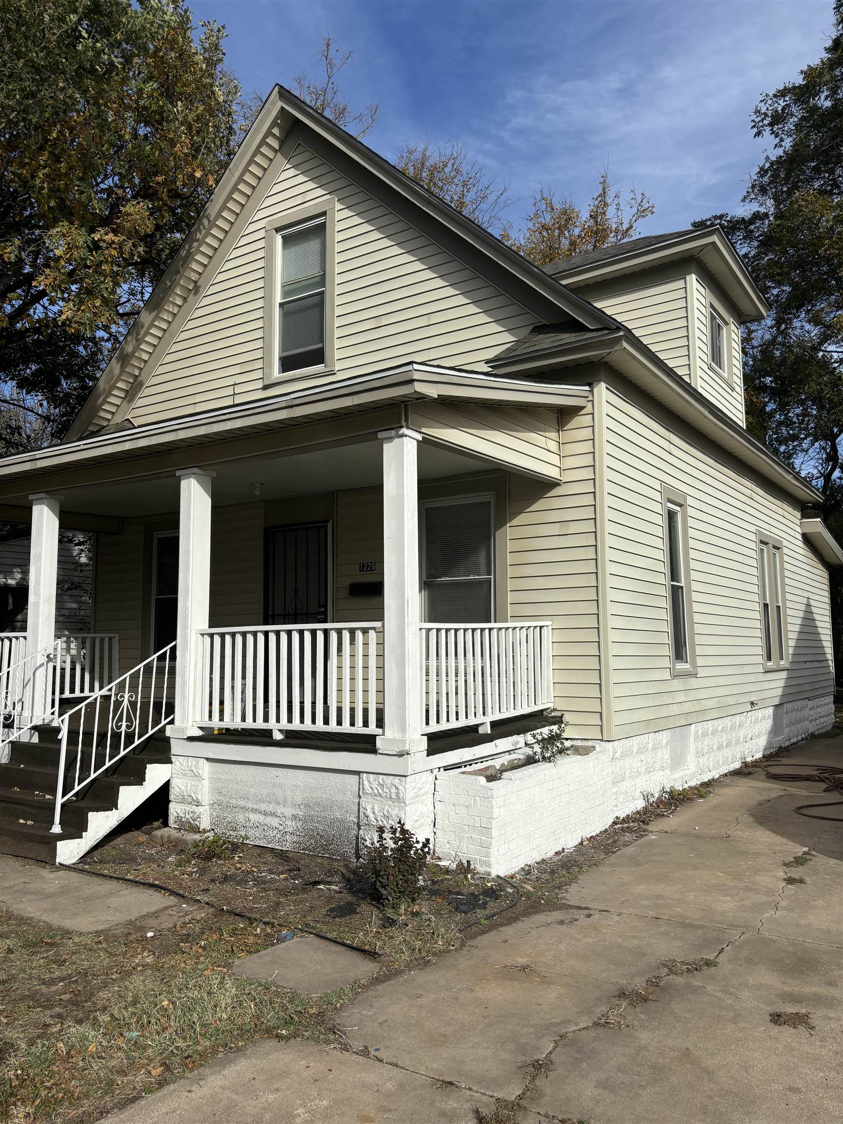 Property Photo: 1228 N Indiana Ave KS 67214-2747