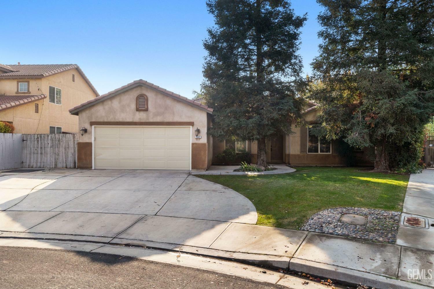 Property Photo:  10421 Malaguena Court  CA 93312 