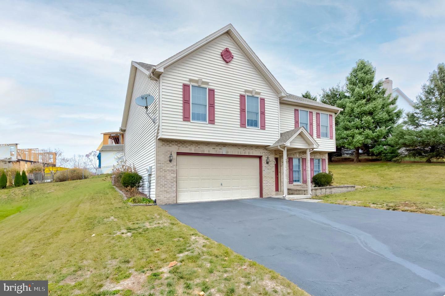 Property Photo:  51 Wetherburn Road  PA 17025 