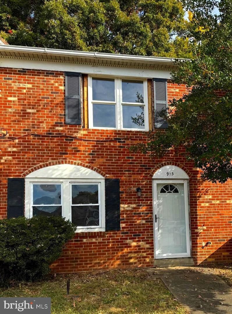Property Photo: 913 Bellows Avenue VA 22405