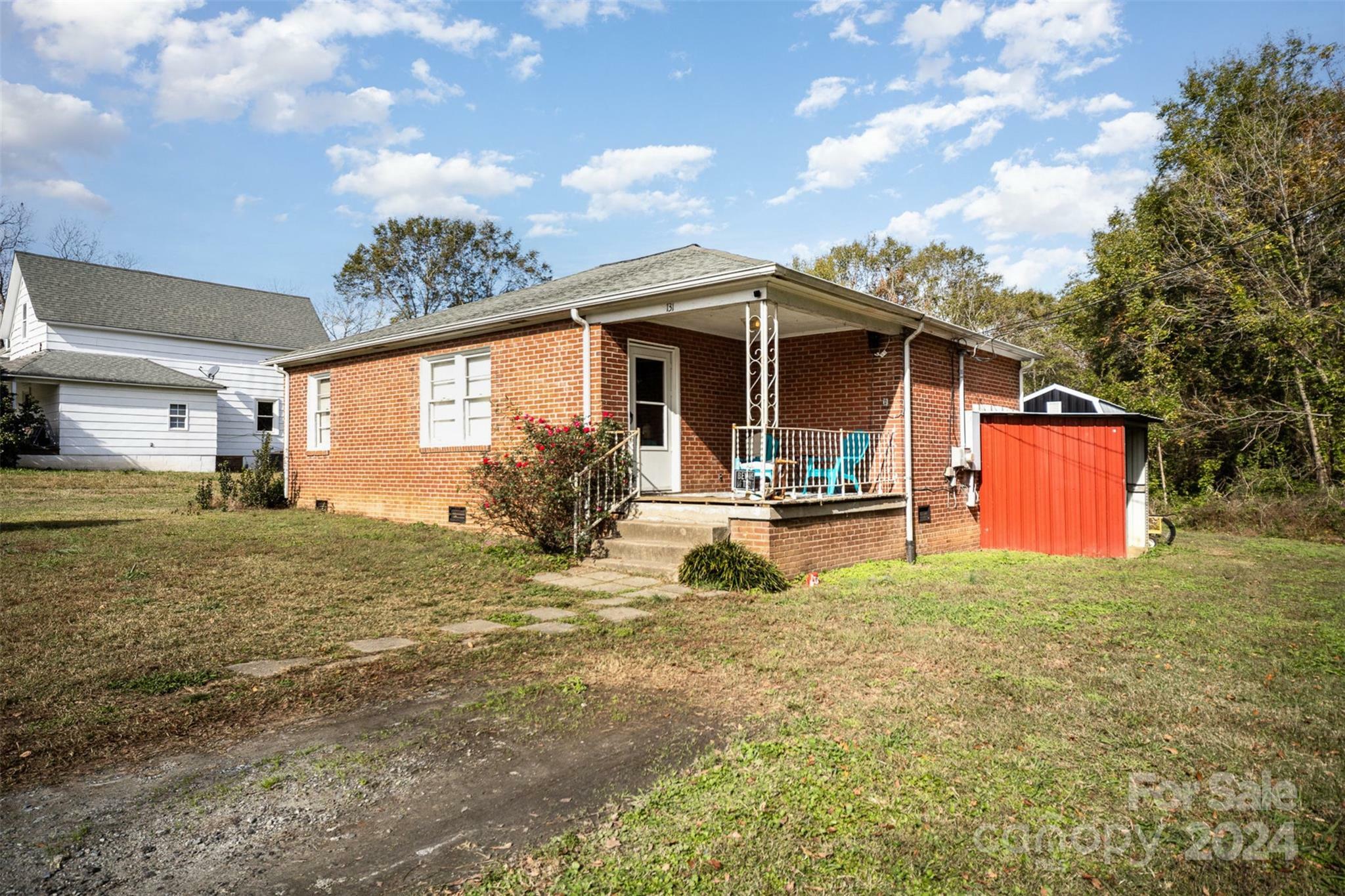 Property Photo: 131 E Branch Avenue NC 28152