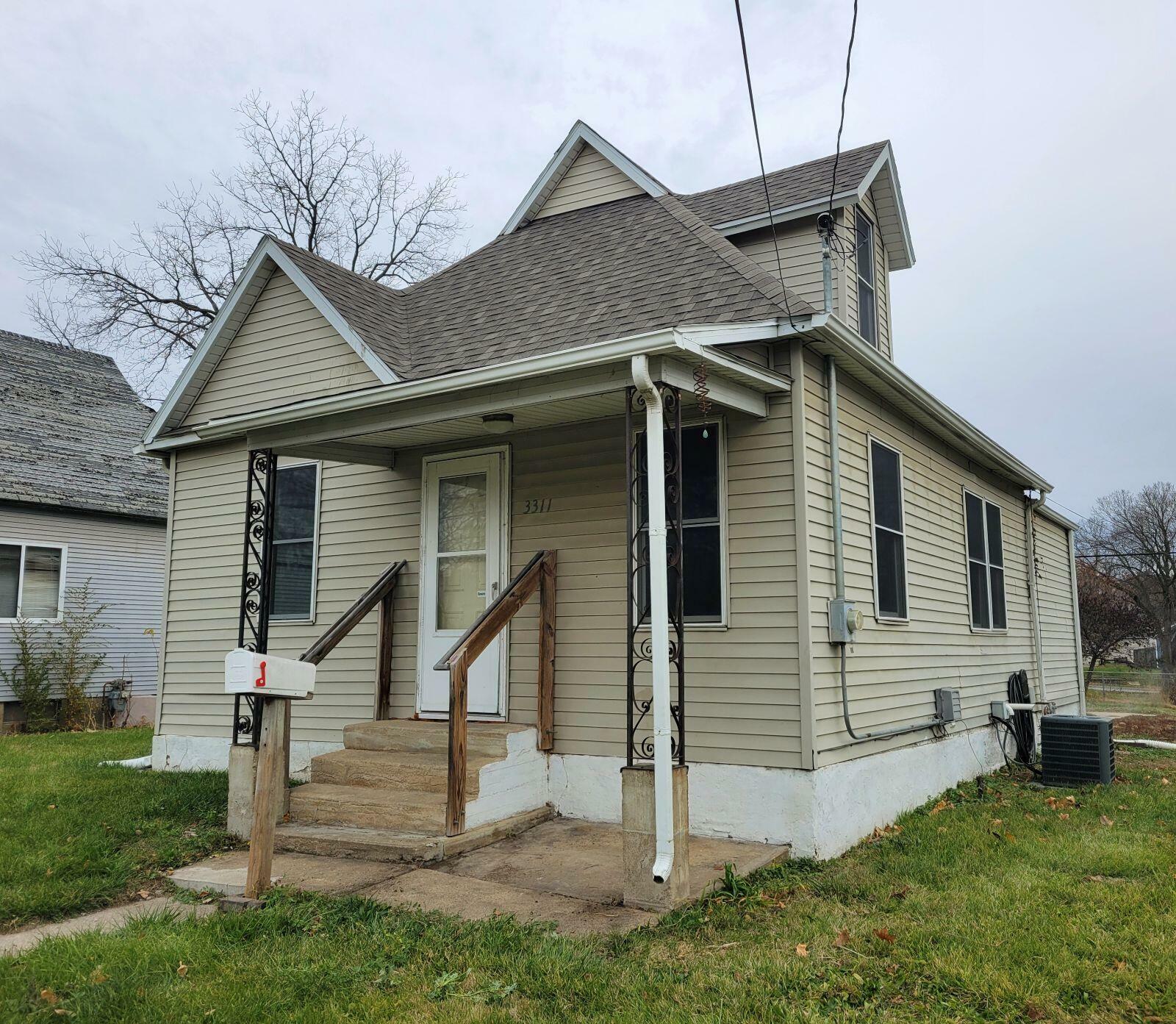 Property Photo:  3311 2nd Avenue  IA 50313 