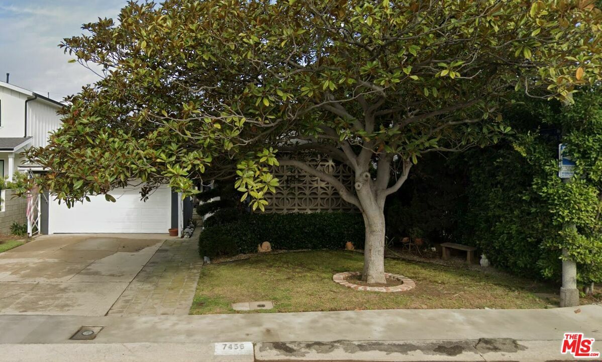 7456   Denrock Ave  Los Angeles CA 90045 photo