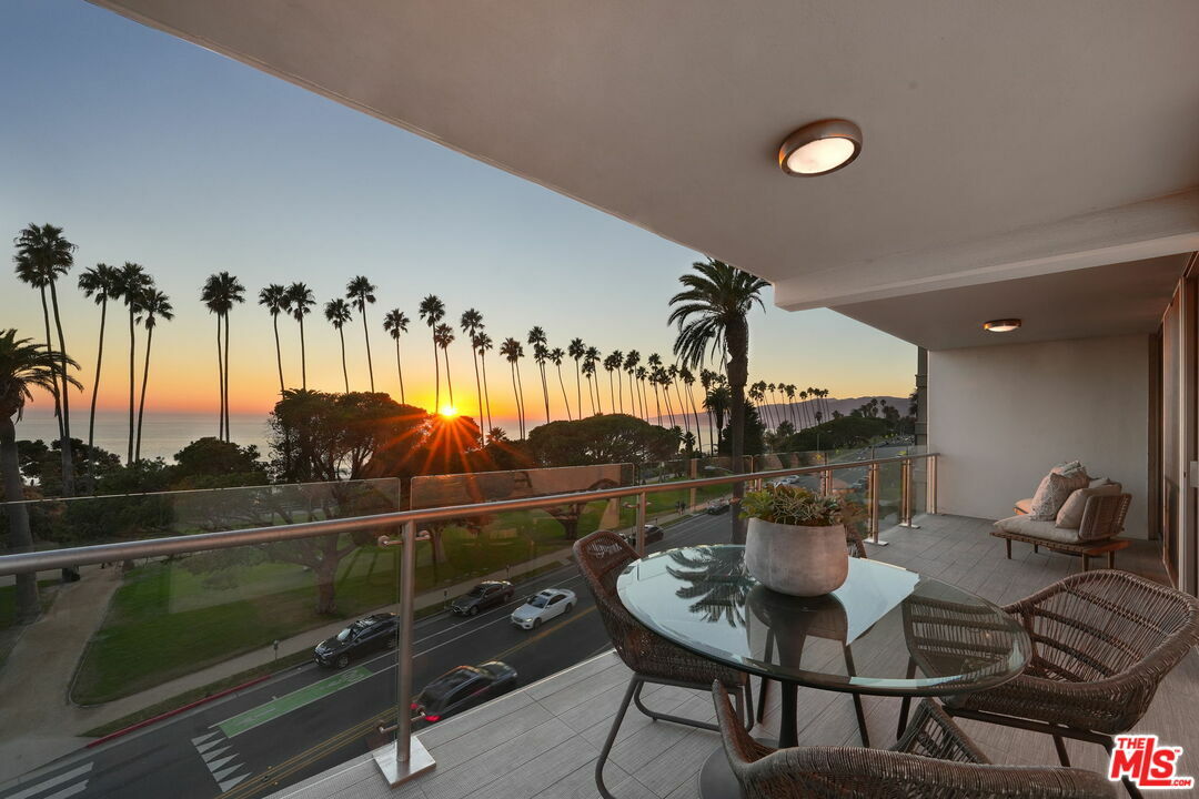 Property Photo:  535   Ocean Ave 5B  CA 90402 