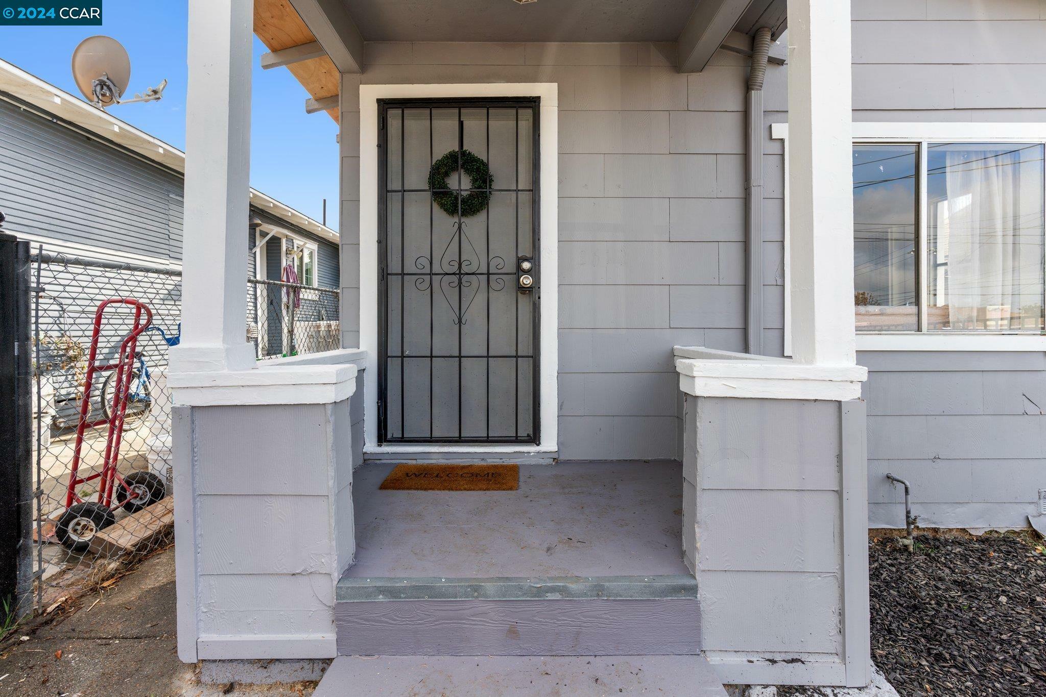 Property Photo:  2612 75th Ave  CA 94605 