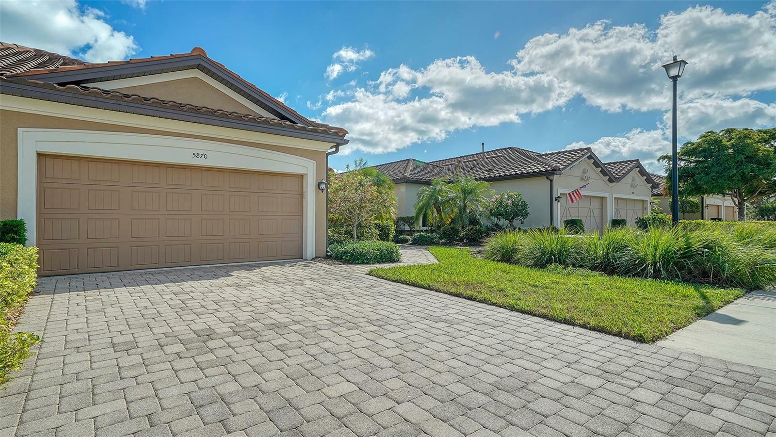 Property Photo:  5870 Cavano Drive  FL 34231 