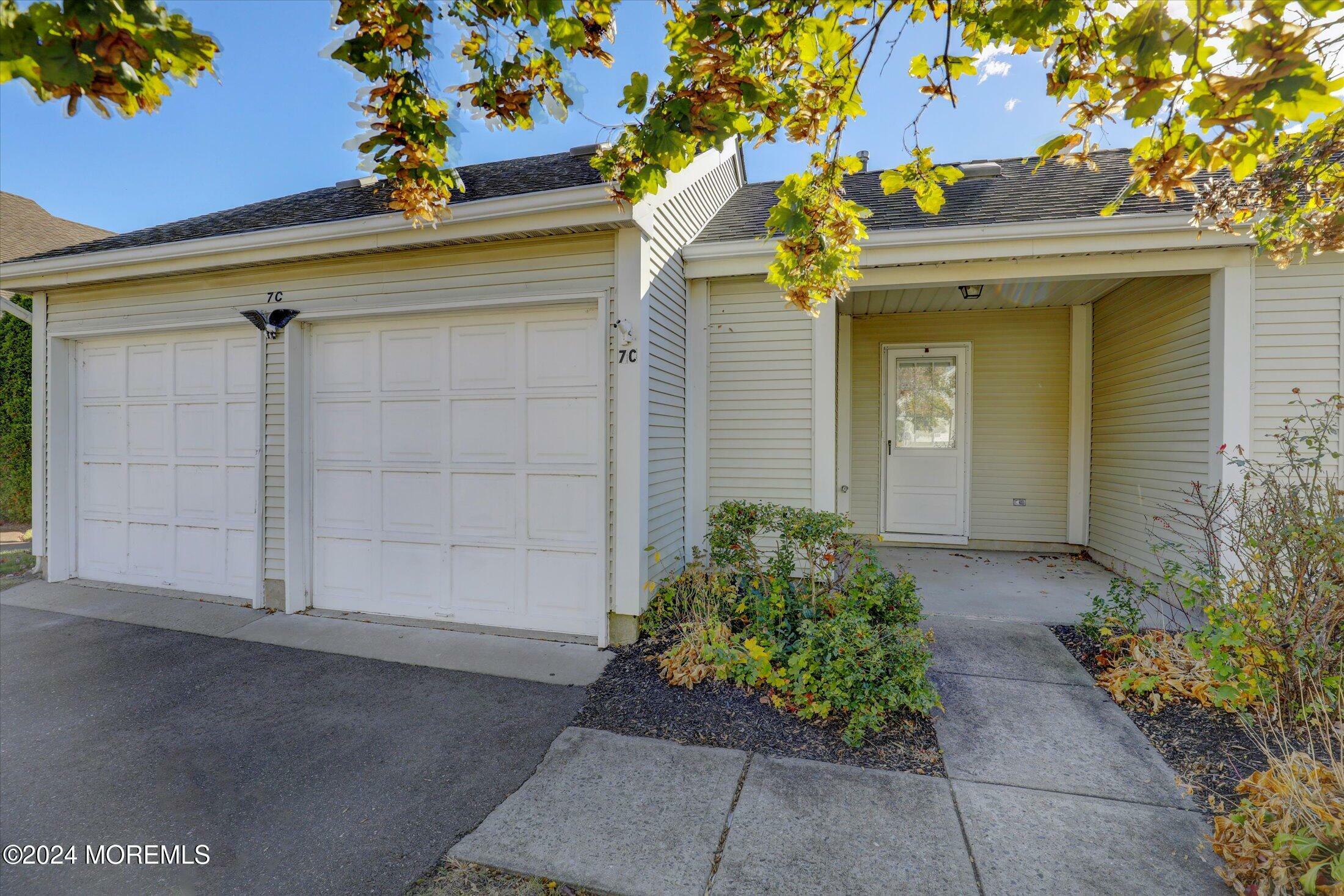 Property Photo:  7 Rutland Lane Unit C  NJ 08831 