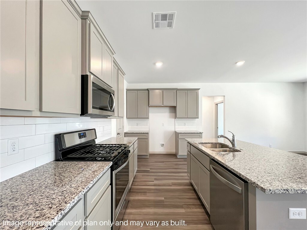 Property Photo: 925 Red Cedar Place AR 72756
